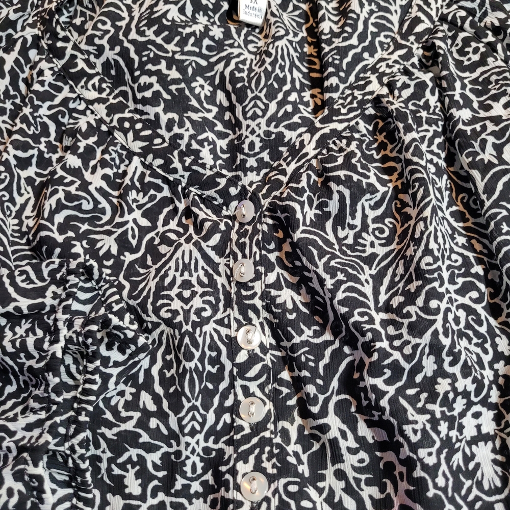 Croft & Barrow Black and White Blouse